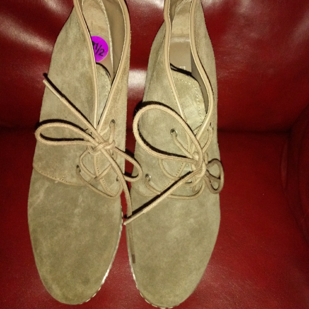 Franco Sarto Annabelle Suede Lace-up Wedge Ankle B